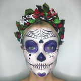 Wow, was ein Style! Franziska Knuppe hat dieses Jahr zu Halloween ein besonders extrovertiertes Make-up gewählt. 