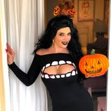 Was ein De­kolle­té! Daniela Katzenberger präsentiert auf ihrem Instagram-Account ihr sexy Halloween-Kostüm. 