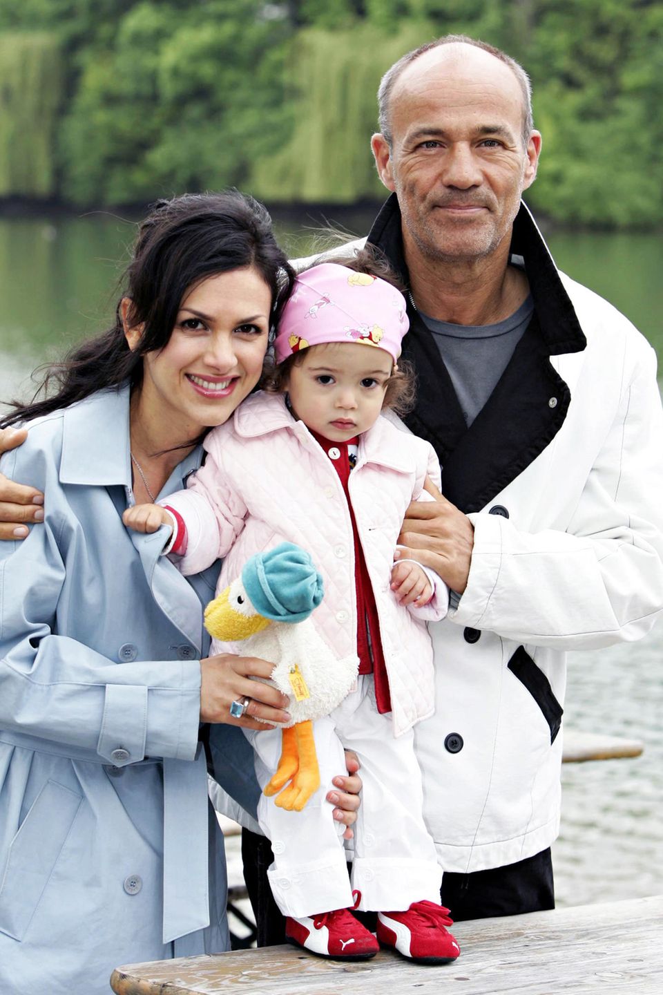 2004: Viktoria und Heiner Lauterbach mit Töchterchen Maya 