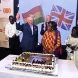 2. November 2018  Prinz Charles wird zwar erst am 14. November 70 Jahre alt, bei seinem Staatsbesuch in Ghana lässt er sich mit prachtvoller Schokotorte aber trotzdem schon mal feiern.