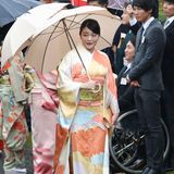 9. November 2018  Was geht Prinzessin Mako von Japan wohl in diesen Momenten durch den Kopf? Die Prinzessin nimmt mit der Kaiserfamilie an der letzten Gartenparty von Kaiser Akihito teil.Doch die Prinzessin bewahrt die Haltung:  Ein Lächeln zwängt Mako zwar hervor, dabei wäre sie unter normalen Umständen gar nich Denn vor knapp einer Woche hätte sie heiraten sollen, wäre nicht so einiges schief gelaufen, denn die Hochzeit mit Kei Komuro wurde mehr oder weniger abgesagt.      