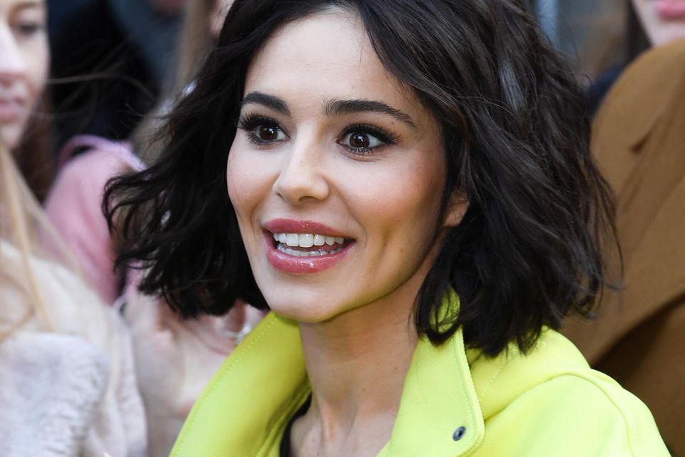 Cheryl Cole : Besonders die prallen Lippen und markanten Wangen der Sängerin fallen direkt ins Auge. Besonders die prallen Lippen und markanten Wangen der Sängerin fallen direkt ins Auge.
