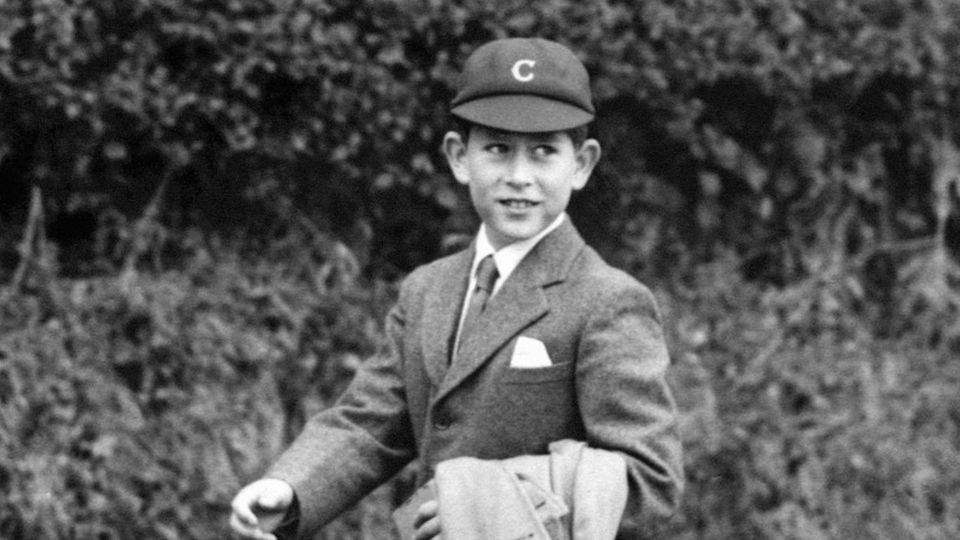 Prinz Charles feiert 70. Geburtstag: Prinz Charles auf dem Weg in die Schule Prinz Charles auf dem Weg in die Schule