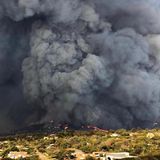 Wenig später ist ihr Zuhause eine einzige Flammenhölle.