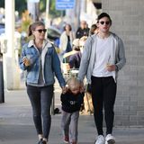 13. November 2018  Kate Mara schlendert mit ihrem Ehemann Jamie Bell und dem Sohn durchs sonnige Los Angeles. 