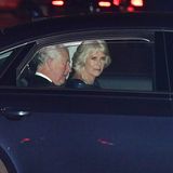 Herzogin Camilla und Prinz Charles bei ihrer Ankunft am Buckingham Palast. Zum 70. Geburtstag von Prinz Charles findet dort ein Galadinner mit hochrangigen Gästen statt ...