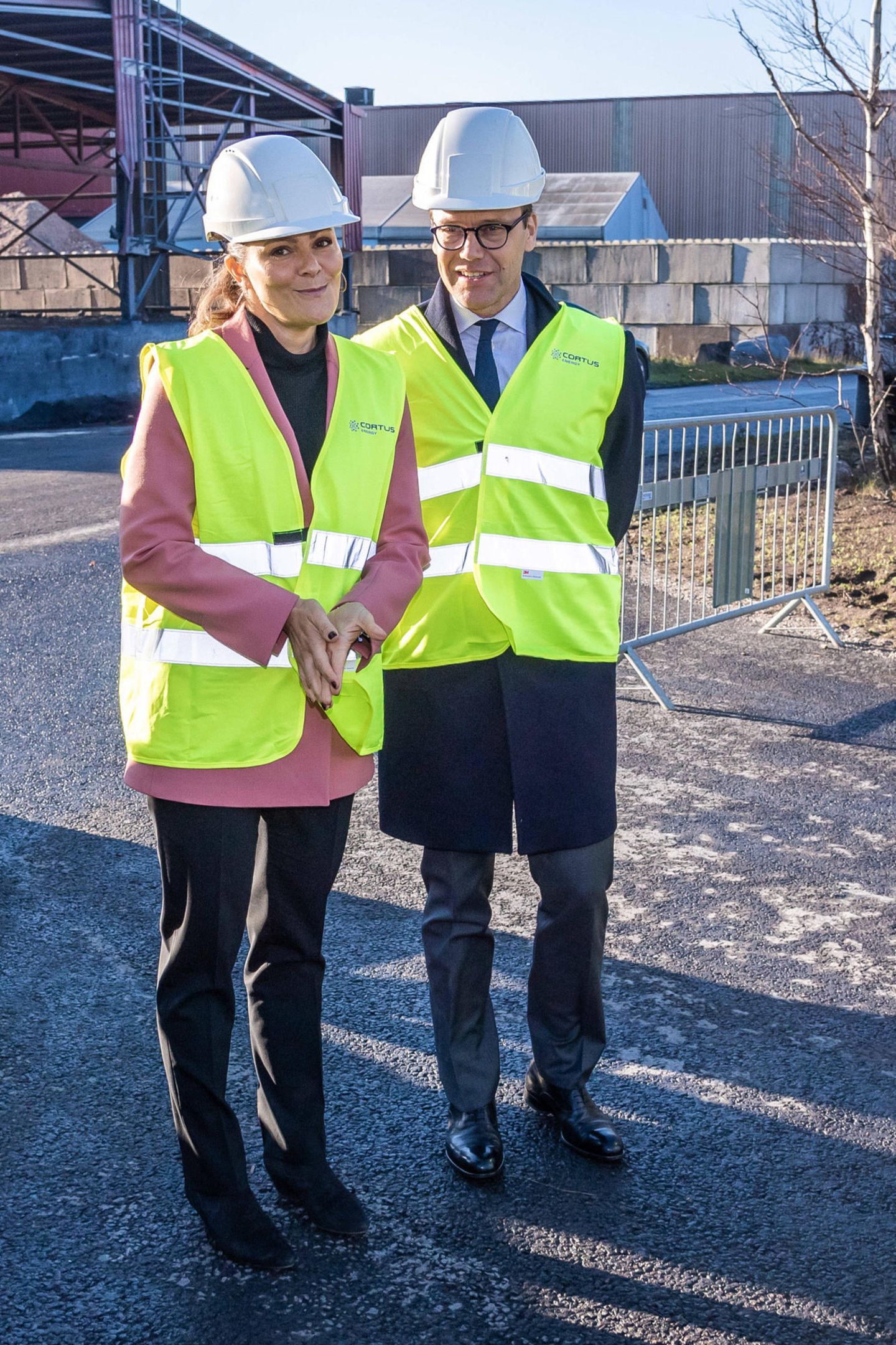 16. November 2018  Prinzessin Victoria und Prinz Daniel in voller Schutzmontur beim Besuch des Metallpulver Herstellers Höganäs. 