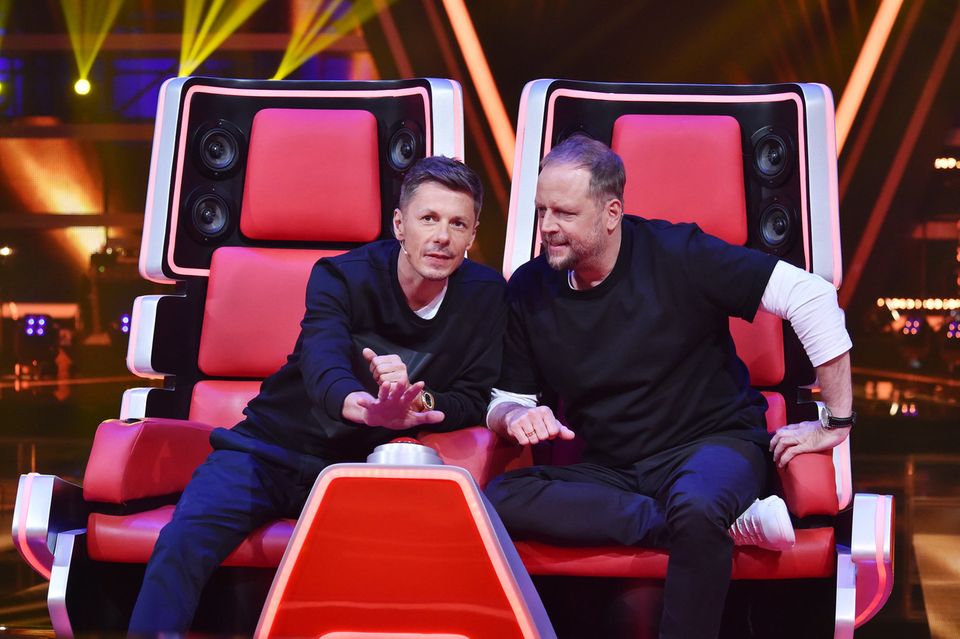 Michi Beck und Smudo 2018 Michi Beck und Smudo sind fast schon alte Hasen an den "The Voice"-Buzzern. Seit 2014 sind sie als unschlagbares Duo in der Show zu sehen. In bereits zwei Staffeln kam der Sieger aus ihrem Team. Michi Beck und Smudo 2018 Michi Beck und Smudo sind fast schon alte Hasen an den "The Voice"-Buzzern. Seit 2014 sind sie als unschlagbares Duo in der Show zu sehen. In bereits zwei Staffeln kam der Sieger aus ihrem Team.