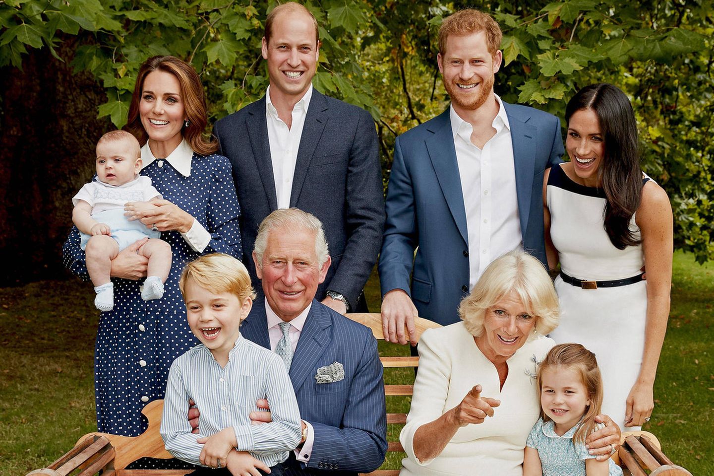 Prinz Charles hat seine Enkel George, Charlotte und Louis während des Familienporträts gut unterhalten