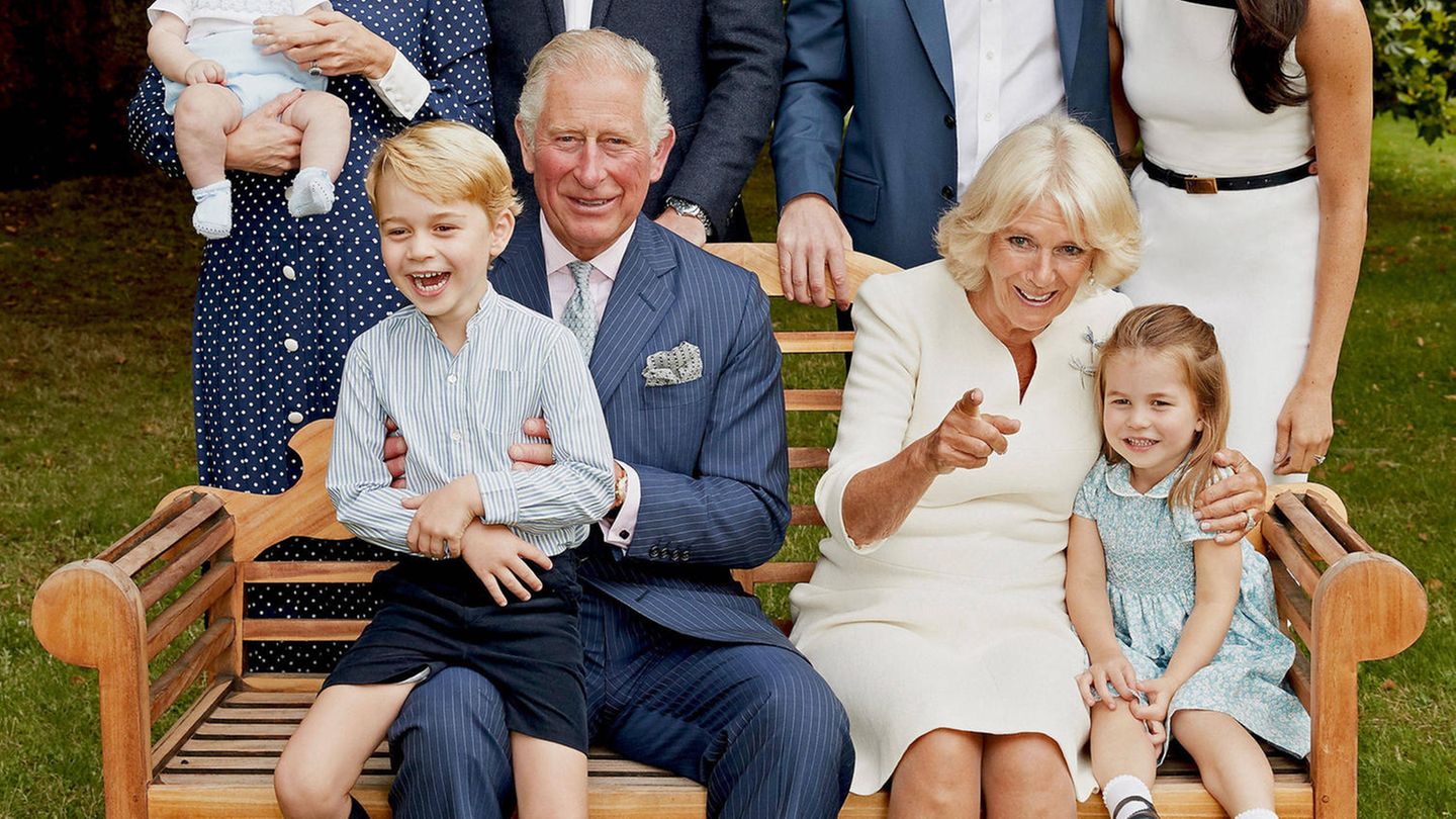 Prinz Charles: Er kümmert sich rührend um seine Enkel | GALA.de