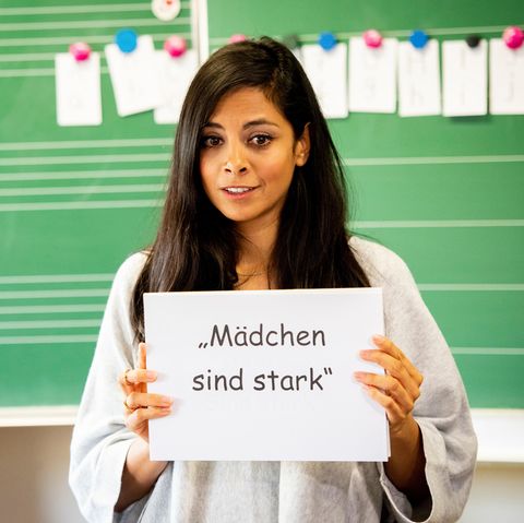 Moderatorin, Schauspielerin und Mutter Collien Ulmen-Fernandes mit einer wichtigen Botschaft für alle Mädchen: "Mädchen sind stark."