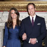 16. November 2010  Wie Honigkuchenpferde lächeln Kate und Prinz William bei der Bekanntgabe ihrer Verlobung. Dieses Strahlen werden wir von der zukünftigen Herzogin jetzt öfter sehen.