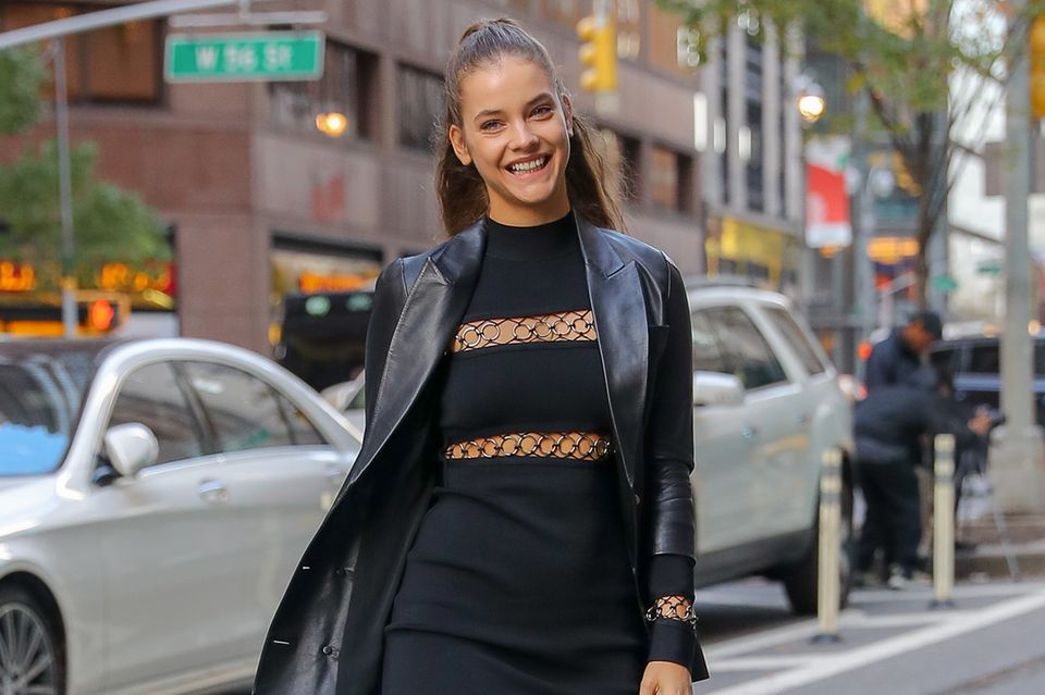 Victoria's Secret: Heiß, heißer, Barbara Palvin: Das Model mag es auch abseits des Runways extrem sexy und rockig. Heiß, heißer, Barbara Palvin: Das Model mag es auch abseits des Runways extrem sexy und rockig.