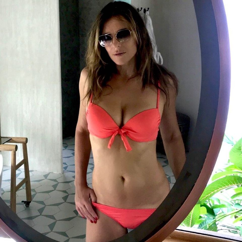 Elizabeth Hurley sieht mit ihren 53 Jahren einfach unglaublich gut aus. Da fragen wir uns: Wie macht die Schauspielerin das nur? Es scheint, als sei die Uhr bei ihr einfach stehen geblieben. Elizabeth Hurley sieht mit ihren 53 Jahren einfach unglaublich gut aus. Da fragen wir uns: Wie macht die Schauspielerin das nur? Es scheint, als sei die Uhr bei ihr einfach stehen geblieben.