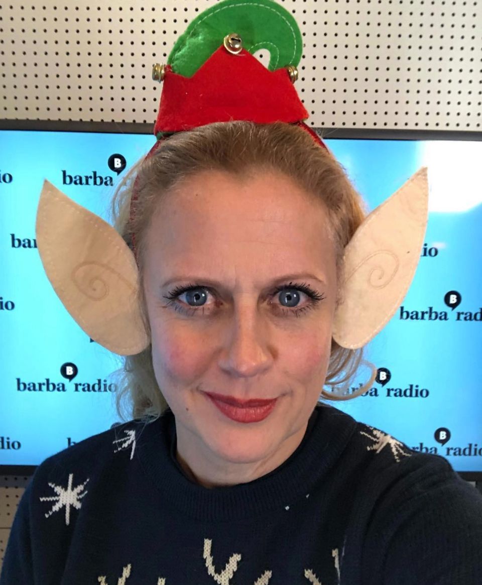 Barbara Schöneberger hat das Weihnachtsfieber erwischt. Der Moderatorin wachsen schon große Elfenohren. Auf Instagram droht Ansteckungsgefahr. Barbara Schöneberger hat das Weihnachtsfieber erwischt. Der Moderatorin wachsen schon große Elfenohren. Auf Instagram droht Ansteckungsgefahr.