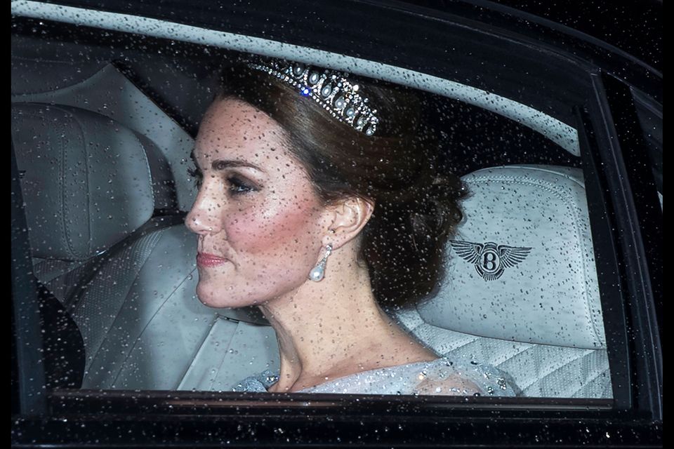 Herzogin Catherine : Herzogin Catherine auf dem Weg zum Diplomaten-Dinner. Herzogin Catherine auf dem Weg zum Diplomaten-Dinner.