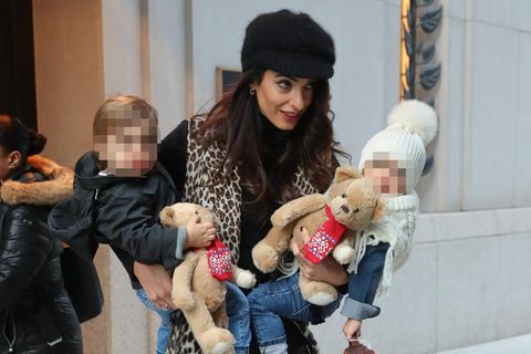 George + Amal Clooney: Unterwegs mit Zwillingen Ella und Alexander
