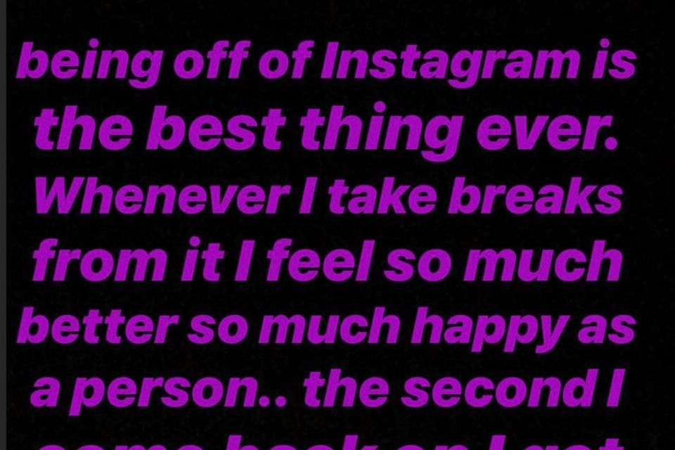 Hailey Bieber postet ihre Meinung zu Instagram in ihrer Story und erklärt, warum sie sich hin und wieder Auszeiten von der Plattform nimmt.