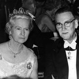 Nach dem Tod von Prinzessin Margareth von Connaught erbt Schwiegertochter Prinzessin Sibylla – Mutter von König Carl Gustaf – die schöne Tiara und trägt diese sooft, dass sie nun auch als "Prinzessin-Sibyllas-Diadem" bestens bekannt ist.