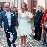 Gerade mal einen Monat ist es her, dass DJ Yeezy um die Hand seiner Freundin, Bloggerin Farina Opoku, angehalten hat. Jetzt folgte die standesamtliche Trauung zu der Farina, die mit ihrem Blog "Novalanalove" zu den erfolgreichsten Influencern in Deutschland gehört, ein knielanges Kleid mit aufwendigen Blütenapplikationen trägt. Sie selbst nennt es eine "Blitzhochzeit", die sie weitestgehend privat hält. 