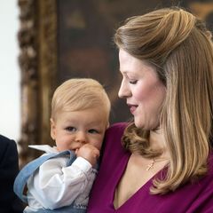 15. Dezember 2018  Prinzessin Danica hält ihren kleinen Blondschopf liebevoll im Arm.