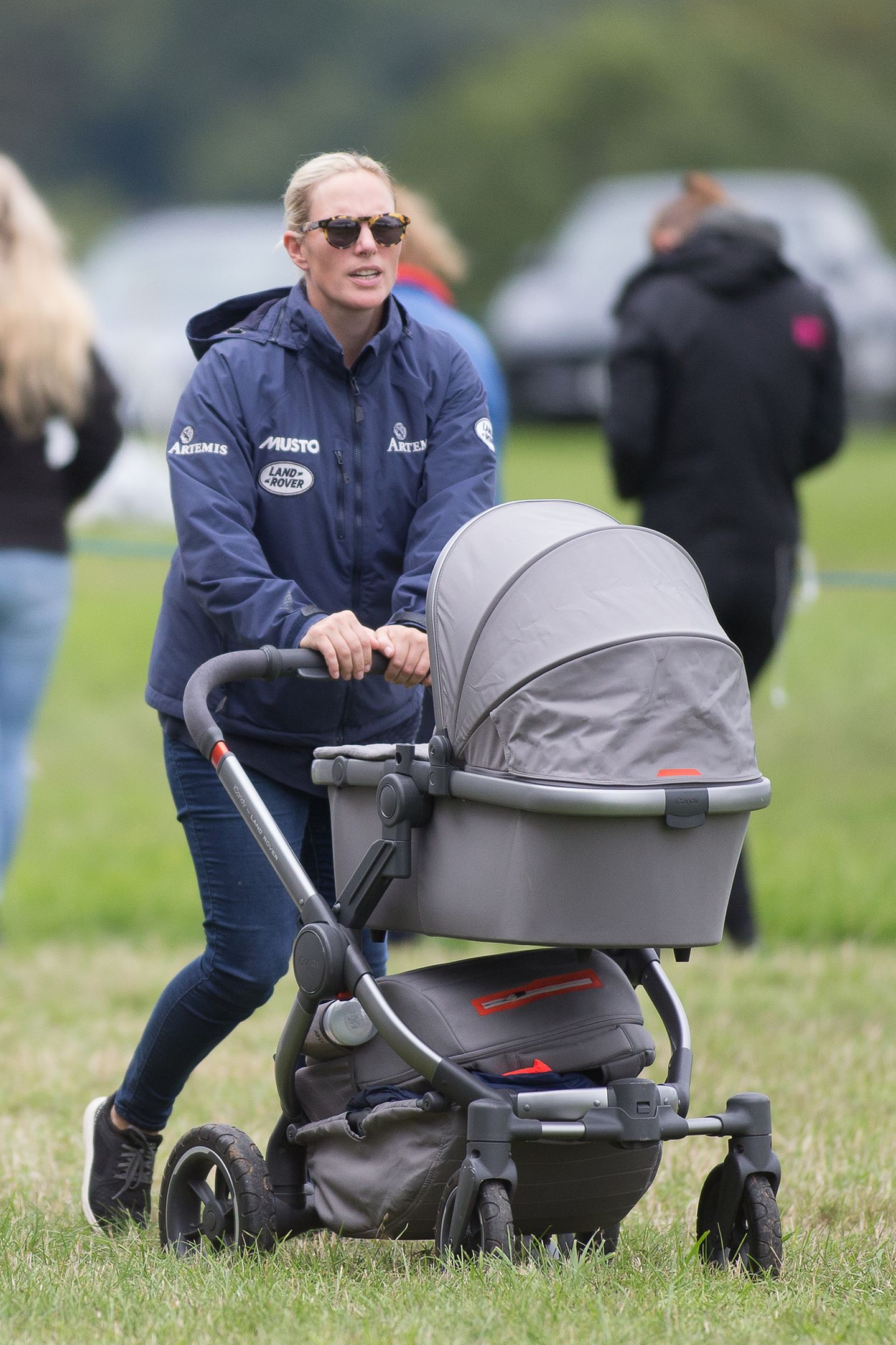 Zara Phillips und Mike Tindall heißen ihre zweite Tochter Lena Tindall im Juni 2018 willkommen.