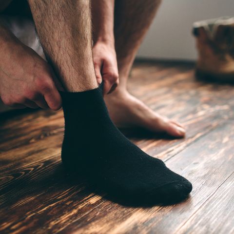 Was ein Mann aus China mit seinen Socken täglich macht, ist ekelerregend. 