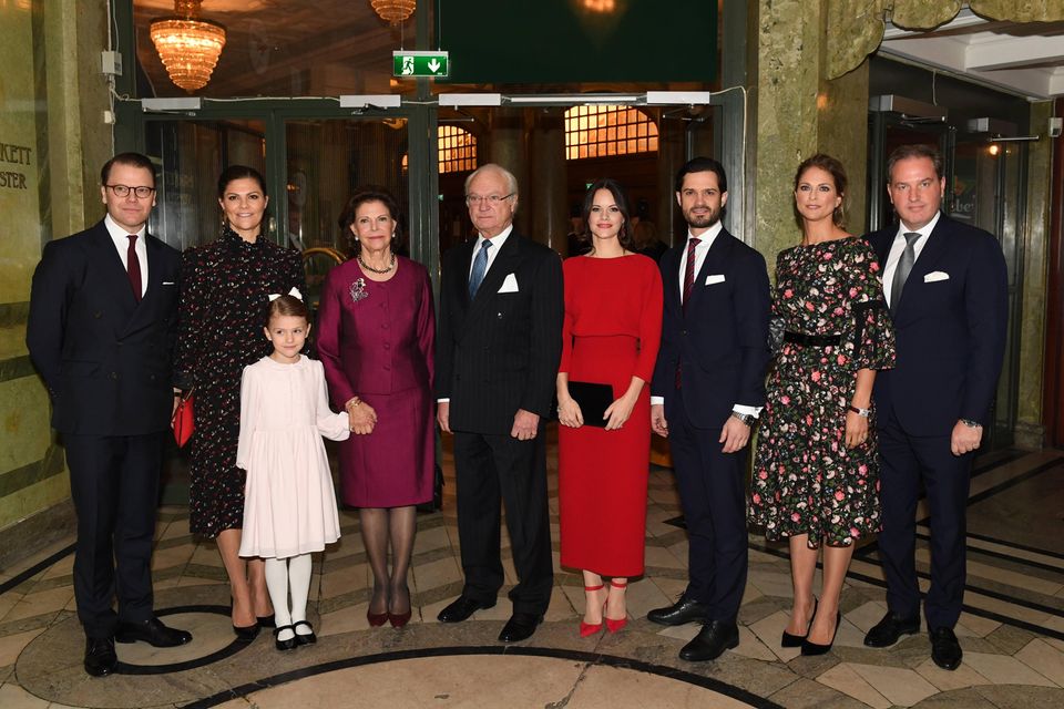 Königin Silvia: Die Familie von Königin Silvia hat sich zusammengefunden, um gemeinsam den 75. Geburtstag der Monarchin zu feiern. Die Familie von Königin Silvia hat sich zusammengefunden, um gemeinsam den 75. Geburtstag der Monarchin zu feiern.