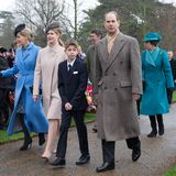 Prinz Edward und Gräfin Sophie von Wessex dürfen mit ihren Kindern Louise und James natürlich nicht fehlen, ebensowenig wie dahinter Prinzessin Anne in leuchtendem Türkis.