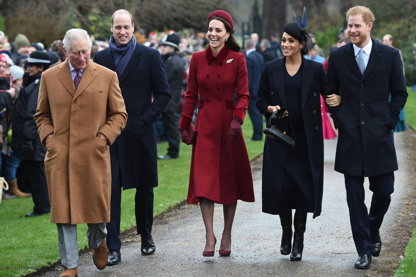 Prinz Charles, Prinz William, Herzogin Catherine, Herzogin Meghan und Prinz Harry bei ihrem letzten öffentlichen Auftritt am 25. Dezember 2018 in Sandringhamd