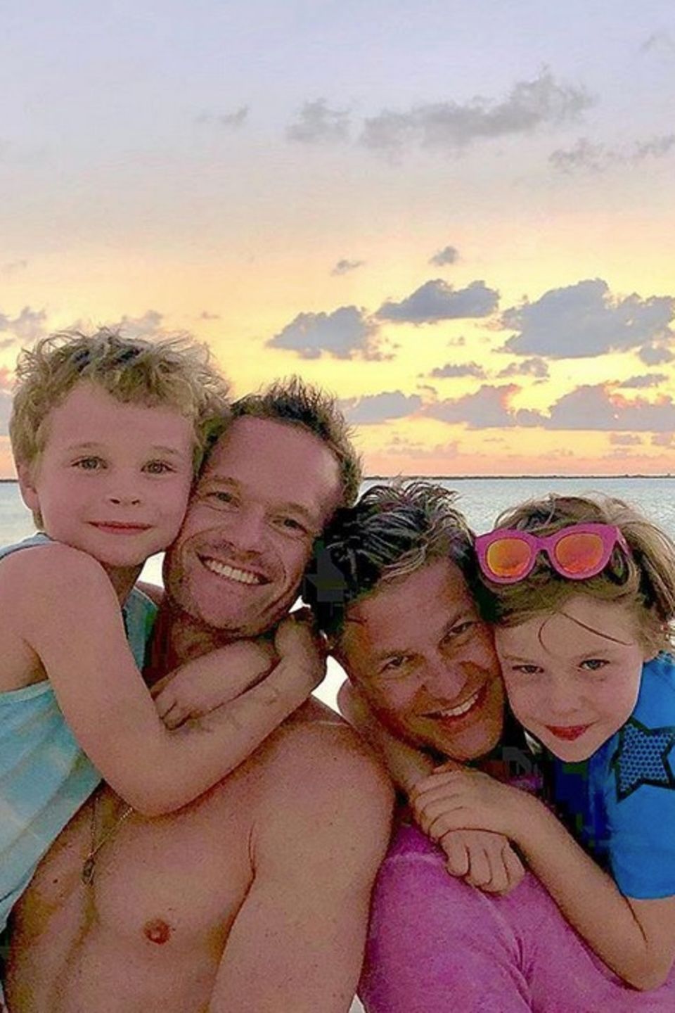 2. Januar 2019  Neil Patrick Harris, David Burtka und die Kids lassen das alte Jahr entspannt am Meer ausklingen.