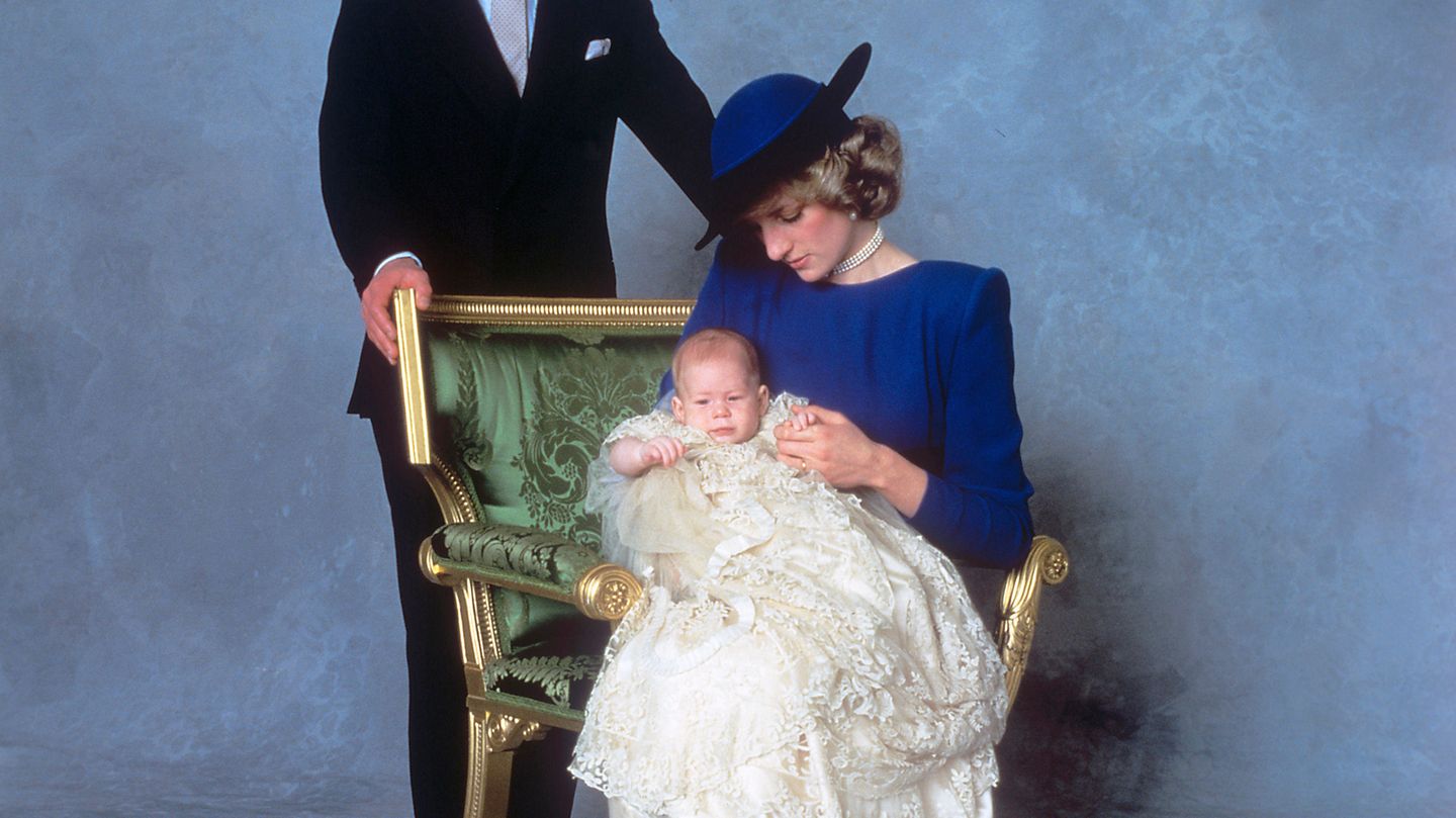 Prinzessin Diana: So kalt behandelte sie Charles nach Harrys Geburt |  GALA.de