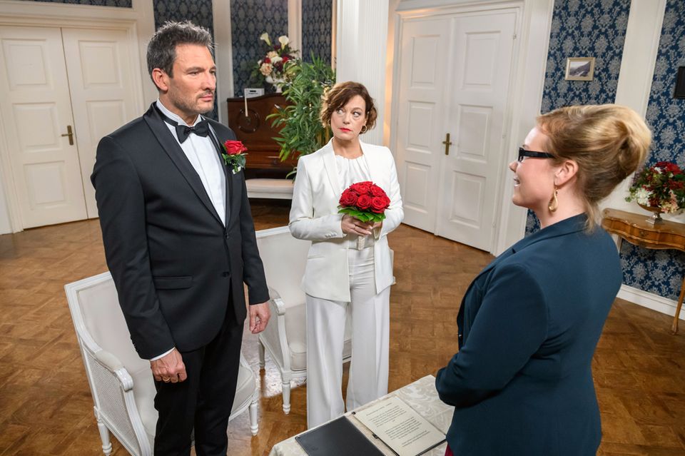 Hochzeit bei "Sturm der Liebe": Wird Christoph Xenia wirklich heiraten? Wird Christoph Xenia wirklich heiraten?