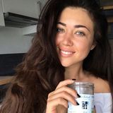 Der Bachelor 2019: Auf Instagram zeigt Mariya nicht nur zahlreich ihre Kundinnen und Beauty-Behandlungen, sondern auch sich selbst - ganz echt und ohne Make-up. Dank ihrer Expertise hat sie wunderschöne Haut und die kann und soll auch jeder sehen!