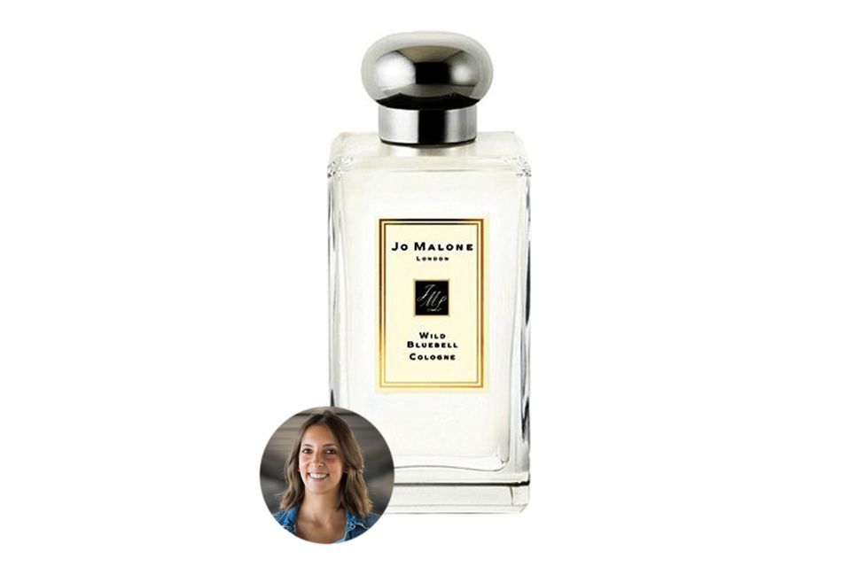 Gala Beauty Probe : Redakteurin Jessica testet "Wild Bluebell Cologne" von Jo Malone – den Liebling im Duftregal von Herzogin Meghan. Redakteurin Jessica testet "Wild Bluebell Cologne" von Jo Malone – den Liebling im Duftregal von Herzogin Meghan.