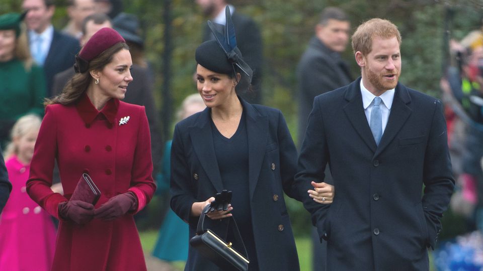 Herzogin Meghan + Herzogin Catherine: Herzogin Catherine gemeinsam mit Herzogin Meghan und Prinz Harry Herzogin Catherine gemeinsam mit Herzogin Meghan und Prinz Harry