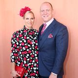 Zara Phillips und Mike Tindall besuchen in Australien den "The Star Gold Coast Magic Millions Raceday". Dabei hat der Fotograf einen etwas ungünstigen Ausschnitt gewählt ... 