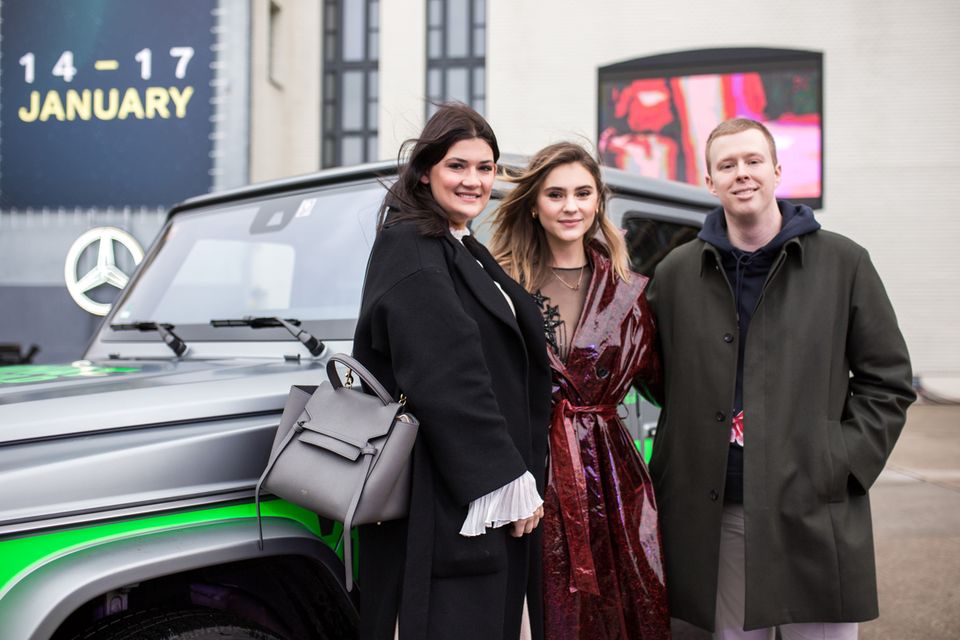 Stefanie Giesinger: Topmodel Stefanie Giesinger mit Lisa Marie und Steffen von GALA Topmodel Stefanie Giesinger mit Lisa Marie und Steffen von GALA
