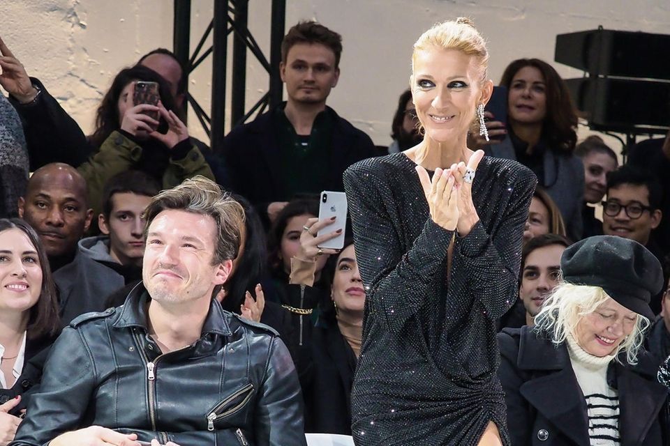 Céline Dion verfolgt begeistert die Haute-Couture-Schauen in Paris 