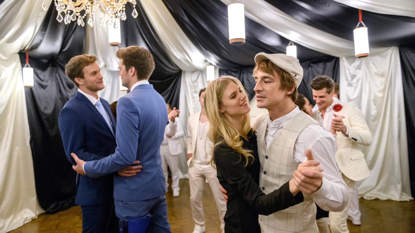 Fotos Von Sturm Der Liebe Larissa Marolt Und Sebastian Fischer Sind Zuruck Gala De 