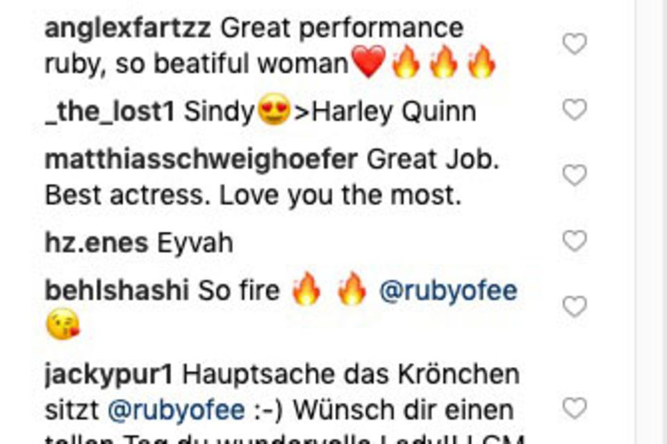 Matthias Schweighöfer: Die zwei roten Herzchen hat Matthias Schweighöfer mittlerweile gelöscht Die zwei roten Herzchen hat Matthias Schweighöfer mittlerweile gelöscht