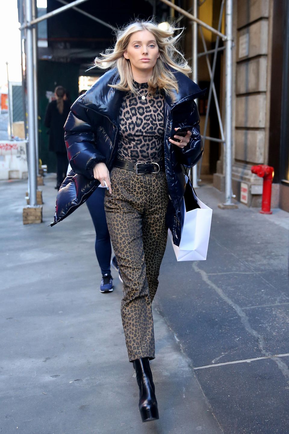 4. Februar 2019  Eine Wildkatze im Big Apple: Model Elsa Hosk verlässt das Fitting bei Marc Jacobs während der New York Fashion Week.