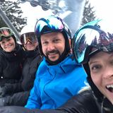 Wenn Prinzessin Victoria, Prinz Daniel, Prinz Haakon und Prinzessin Mette-Marit aufeinandertreffen entstehen solche lustigen Selfies. Die schwedischen und norwegischen Royals sind im schwedischen Åre (nicht weit von der norwegischen Grenze entfernt) bei der Alpinen Skiweltmeisterschaft zu Gast. 