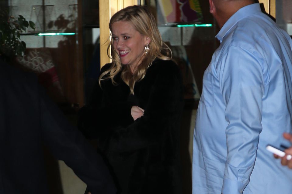 Auch Reese Witherspoon kommt zur Geburtstagsparty von Jennifer Aniston.