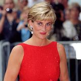 Prinz Williams Mutter hatte diese oft getragen. Immer wieder sind sowohl Herzogin Catherine als auch Herzogin Meghan mit Schmuckstücken von Diana zu sehen. Es ist jedoch das erste Mal, dass Catherine dieses Paar trägt. 