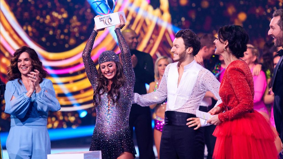 Sarah Lombardi + Pietro Lombardi: Sarah siegt bei "Dancing on Ice" 2019 Sarah siegt bei "Dancing on Ice" 2019