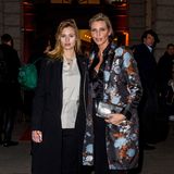 90er-Supermodel Nadja Auermann, im floralen Seiden-Look, besucht mit Model-Tochter Cosima die Aftershowparty von Peter Lindberghs "Womens Stories".