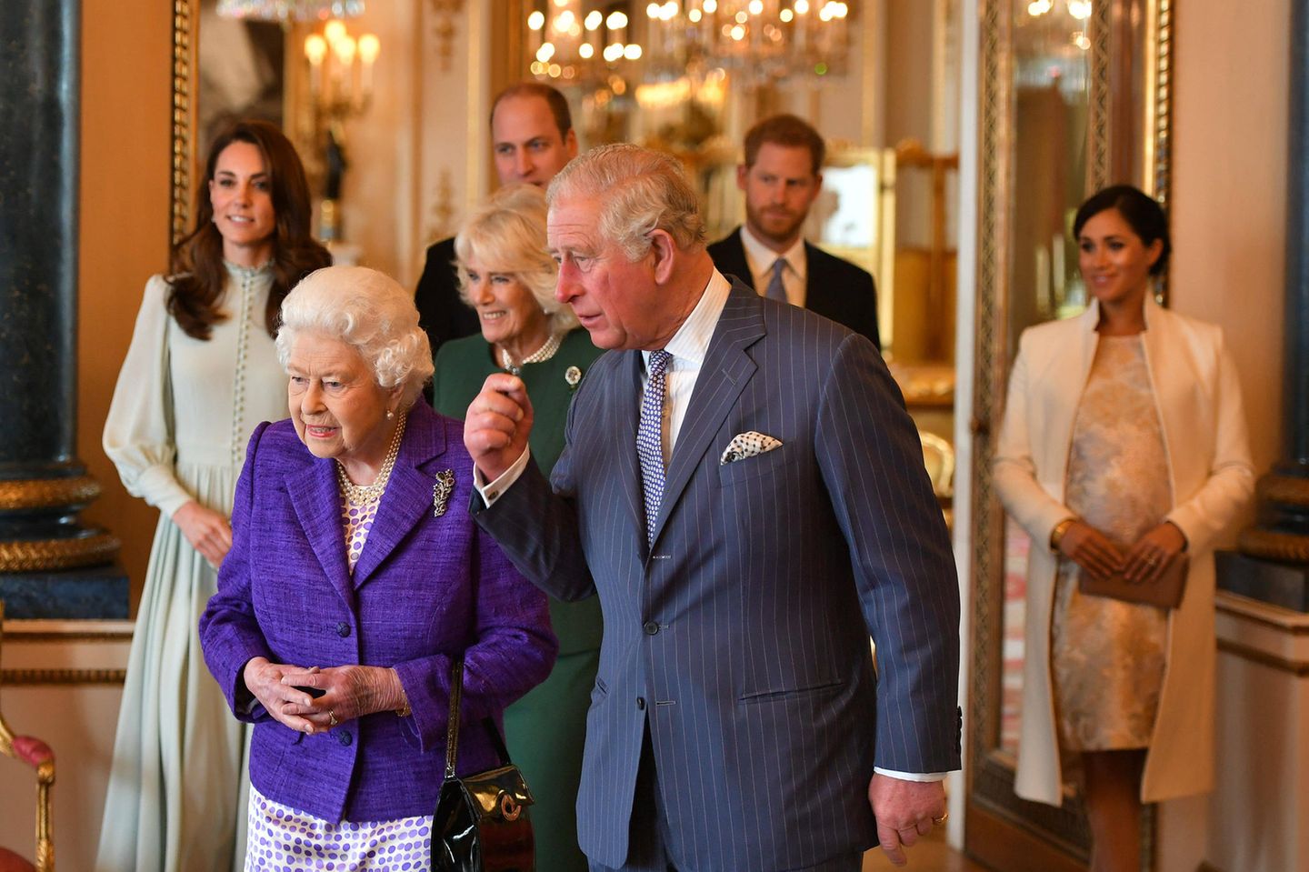 Die wichtigen "Senior Royals" versammeln sich am 5. März 2019 im Buckingham Palast, um Prinz Charles zu feiern: Queen Elizabeth, Herzogin Catherine, Herzogin Camilla, Prinz William, Prinz Harry und Herzogin Meghan