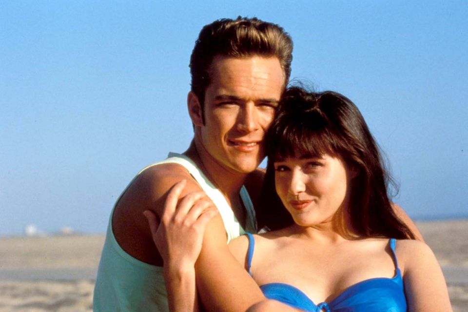 Luke Perry und Shannon Doherty in ihrer Rolle in "90210, Beverly Hills"