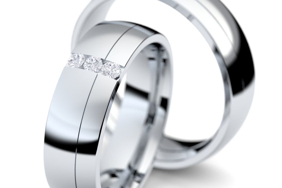 "A Star Is Born" : Auch die Ringe für Ihren schönsten Tag im Leben können bei dem Online-Juwelier Amoonìc eine ganz persönliche Widmung bekommen Auch die Ringe für Ihren schönsten Tag im Leben können bei dem Online-Juwelier Amoonìc eine ganz persönliche Widmung bekommen